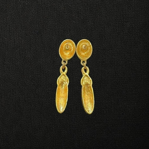 Vintage Monet Cream and Gold Tone Stud Drop Earrings - Picture 5 of 11